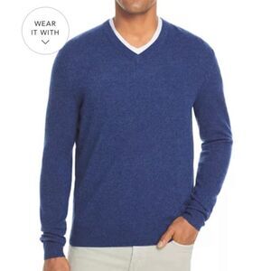 Bloomingdale’s Men’s Cashmere V-Neck Knit Sweater- Size Medium
